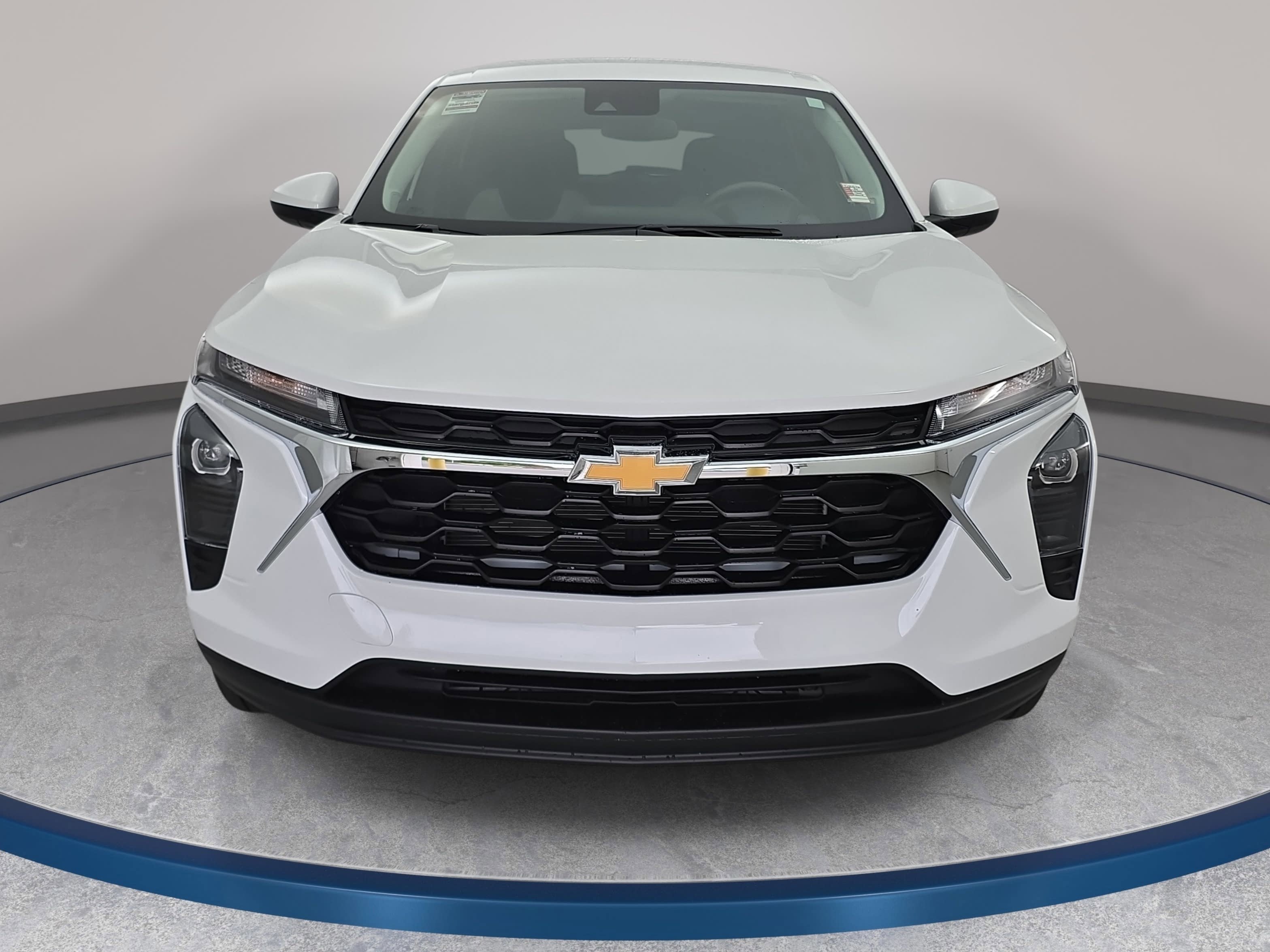 Used 2026 Chevrolet Trax LS w/ LS Convenience Package FWD image 2