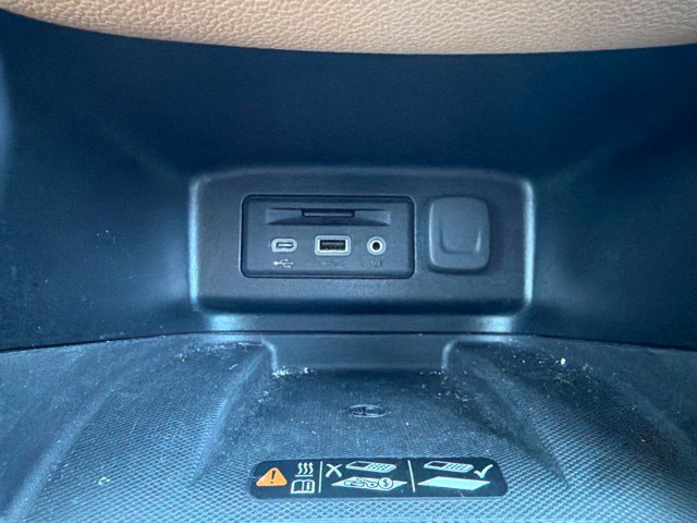 Used 2019 Chevrolet Equinox Premier FWD image 38