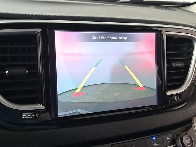 Used 2023 Chrysler Pacifica Touring-L image 30