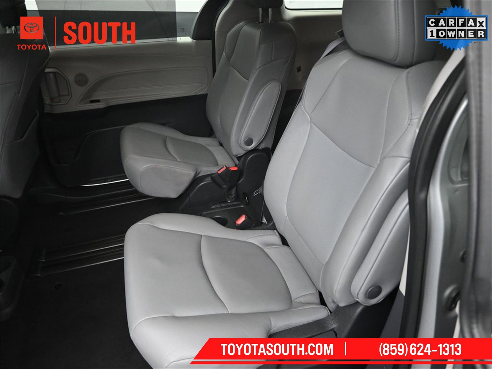 Used 2024 Toyota Sienna XLE image 23