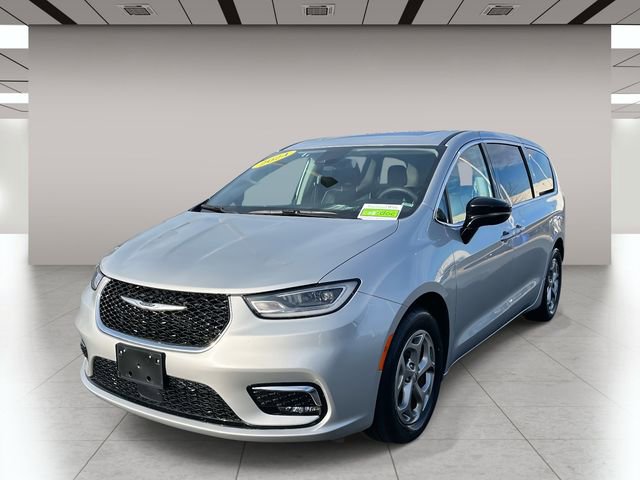 Used 2024 Chrysler Pacifica Limited image 8