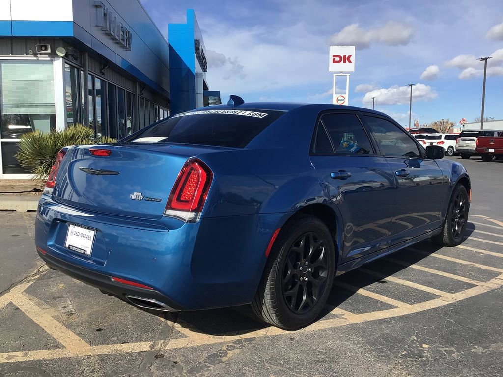 Used 2023 Chrysler 300 Touring L w/ Safetytec Plus Group image 5