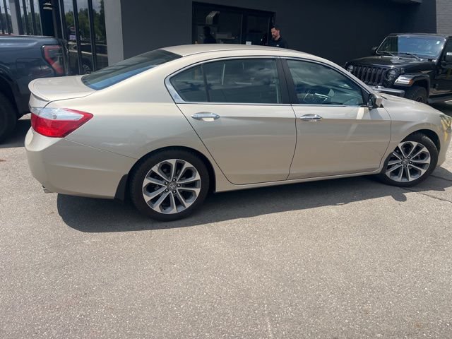 Used 2013 Honda Accord Sport image 3