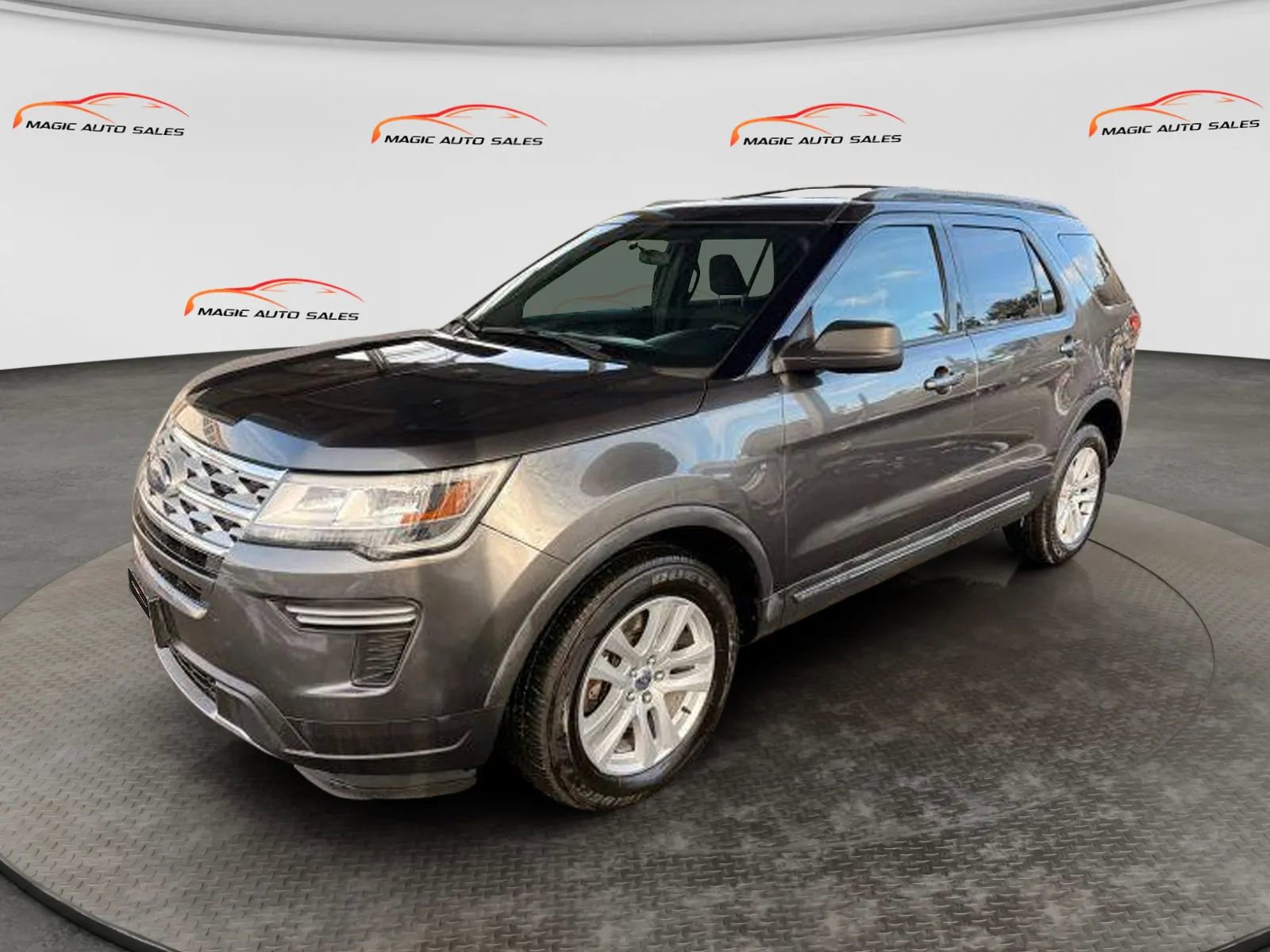 Used 2019 Ford Explorer XLT image 6