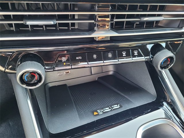 New 2026 Chevrolet Traverse LT image 10