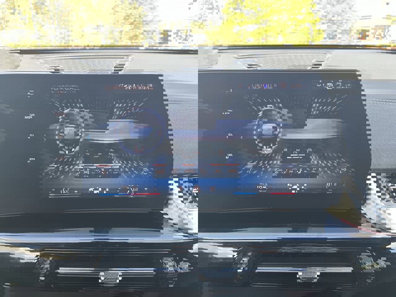 Certified 2025 BMW X2 xDrive28i image 25