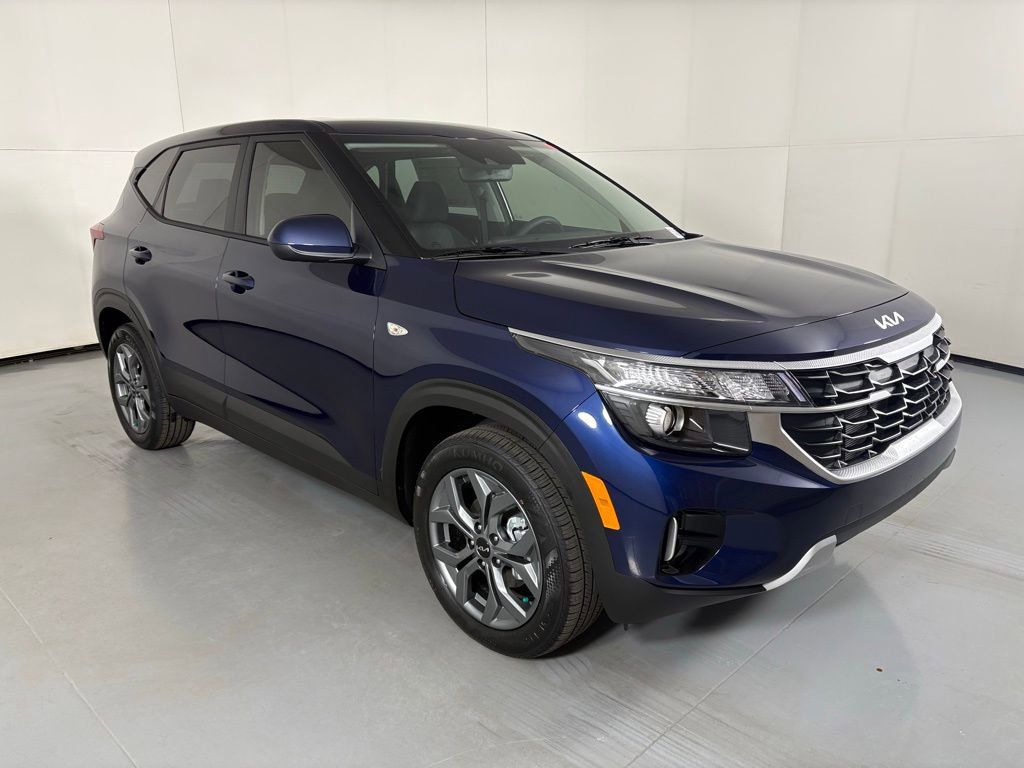 New 2026 Kia Seltos LX image 2