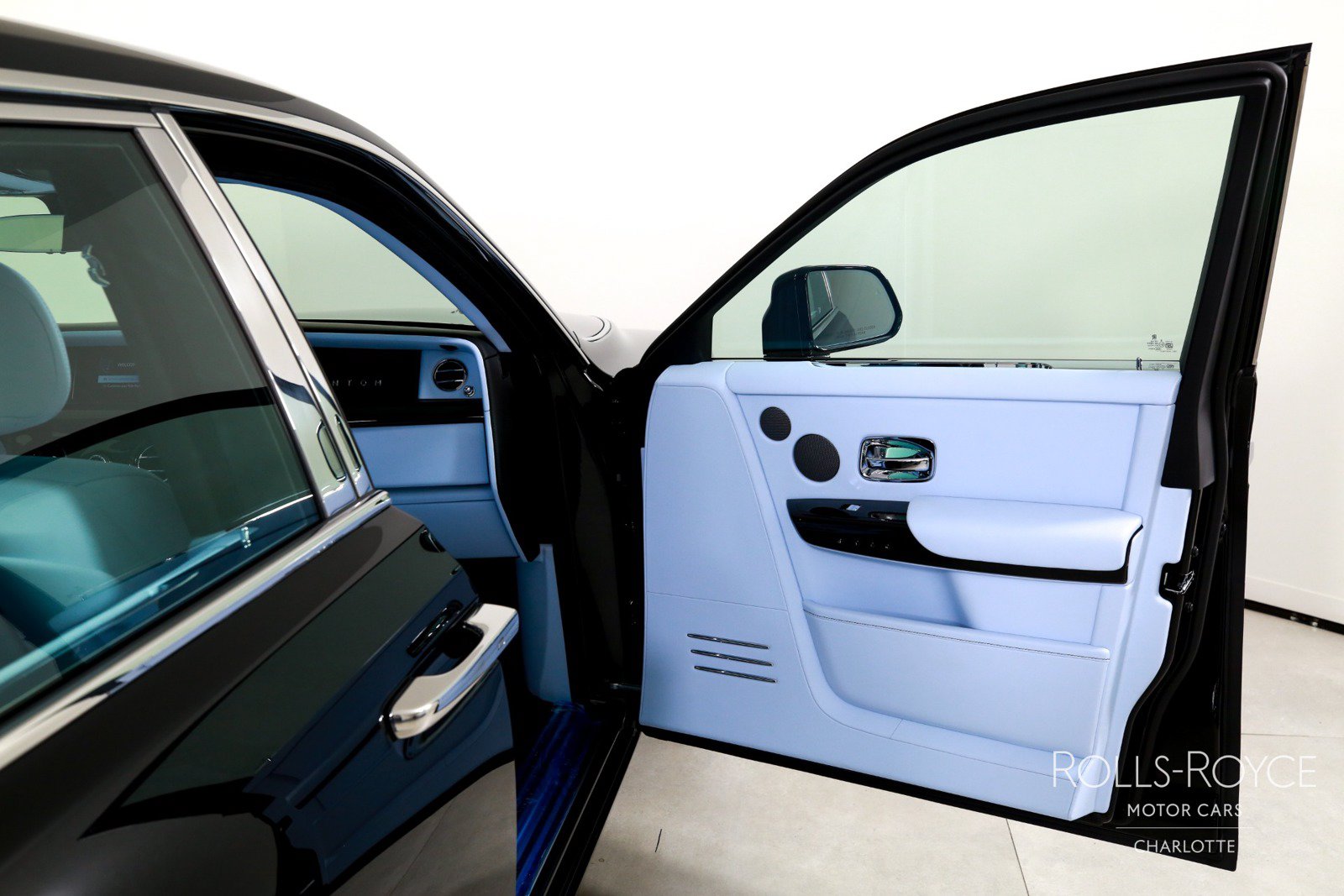 New 2027 Rolls-Royce Phantom Sedan RWD image 34