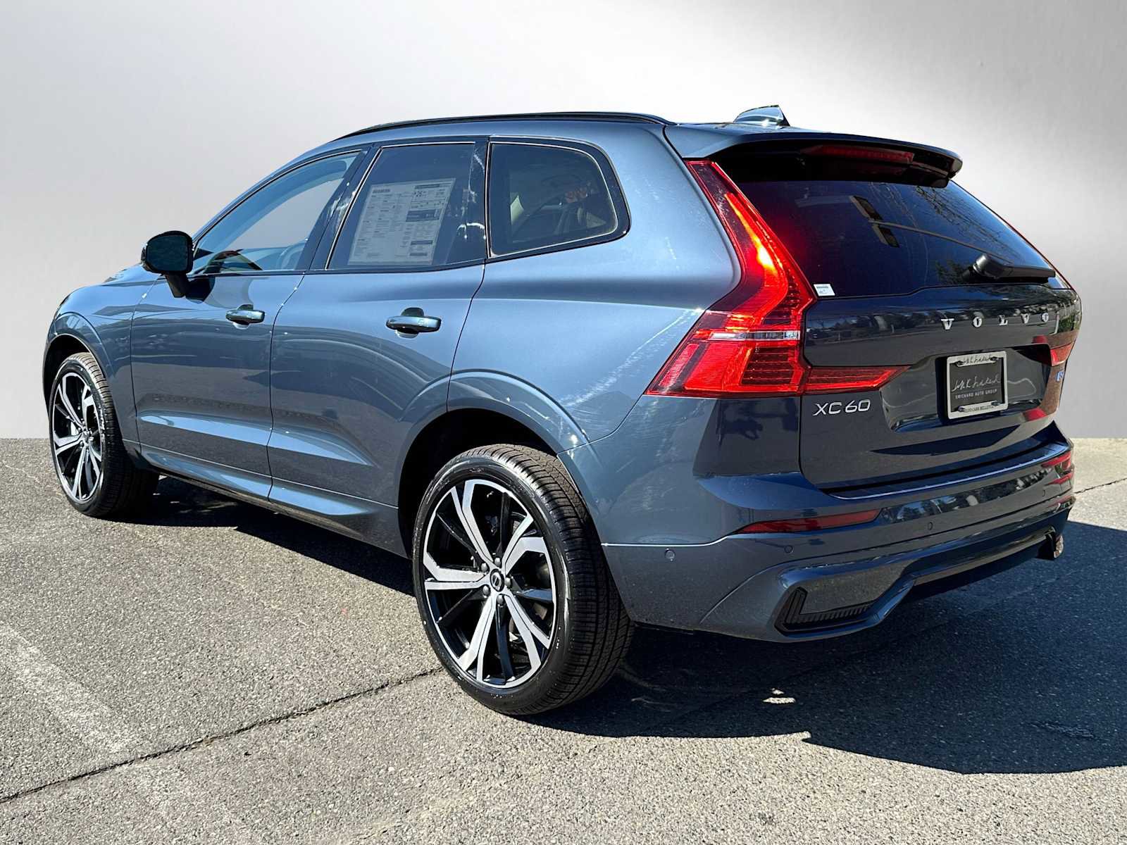 New 2025 Volvo XC60 B5 Ultra w/ Protection Package Premier image 3