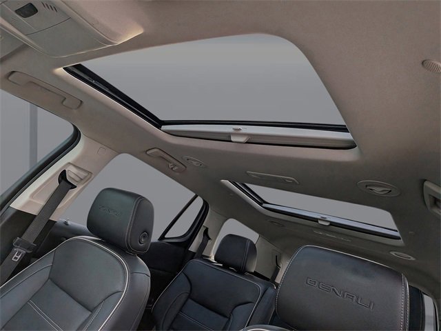 Used 2022 GMC Acadia Denali w/ Denali Technology Package image 20