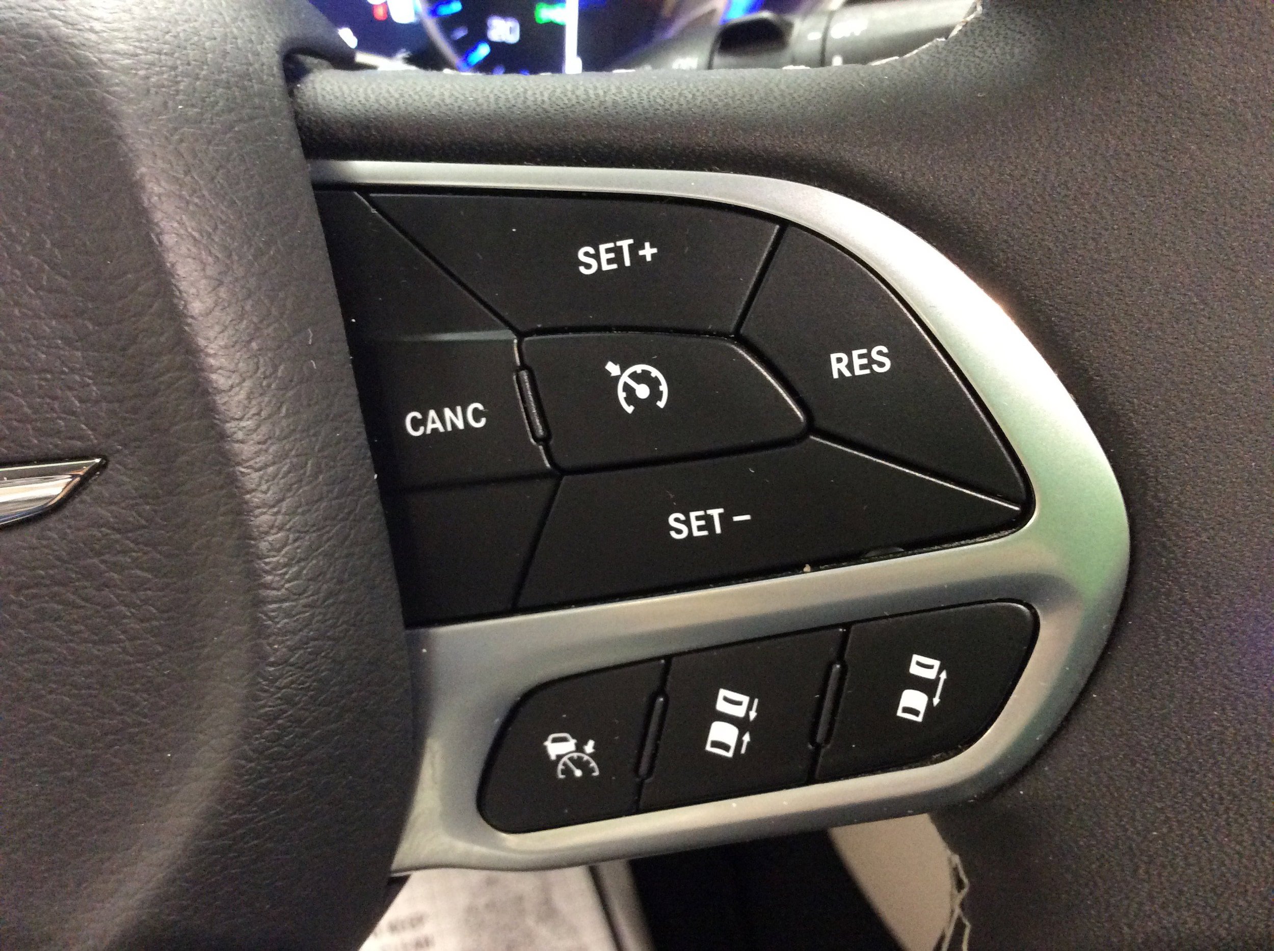 Used 2024 Chrysler Pacifica Touring-L AWD/4WD image 24