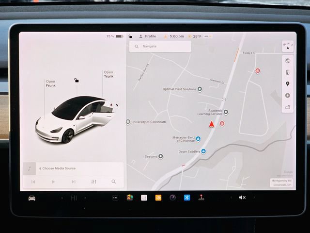 Used 2021 Tesla Model 3 Standard Range Plus image 34