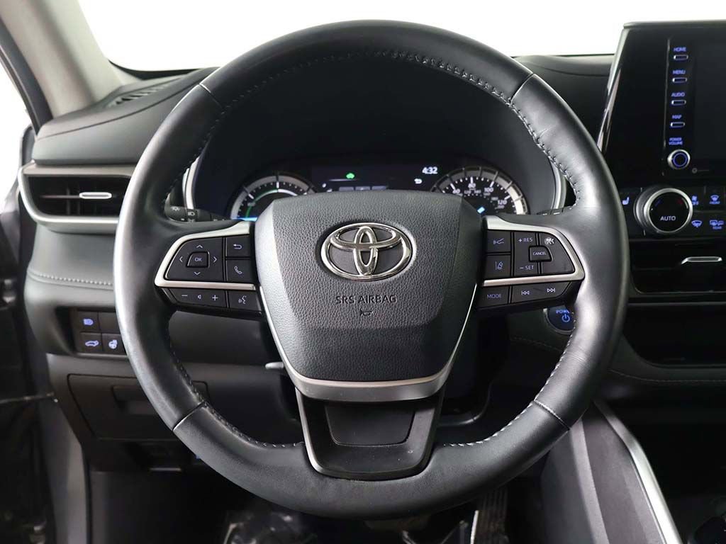 Used 2022 Toyota Highlander XLE image 40