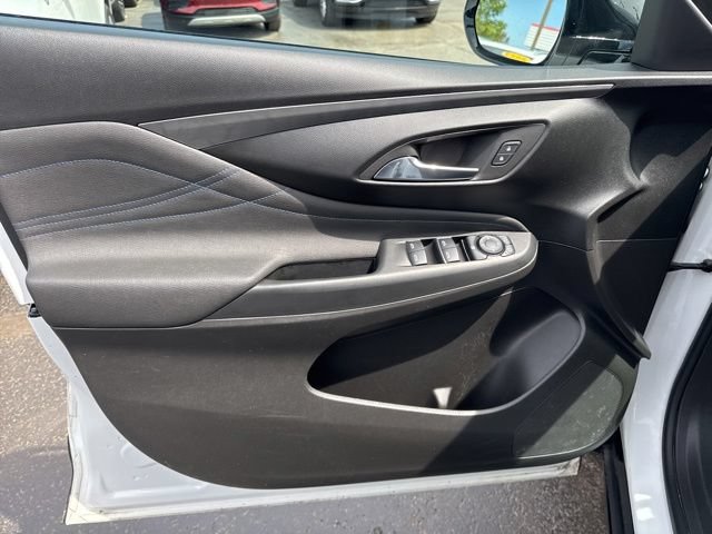 Used 2025 Buick Envista Sport Touring FWD image 8