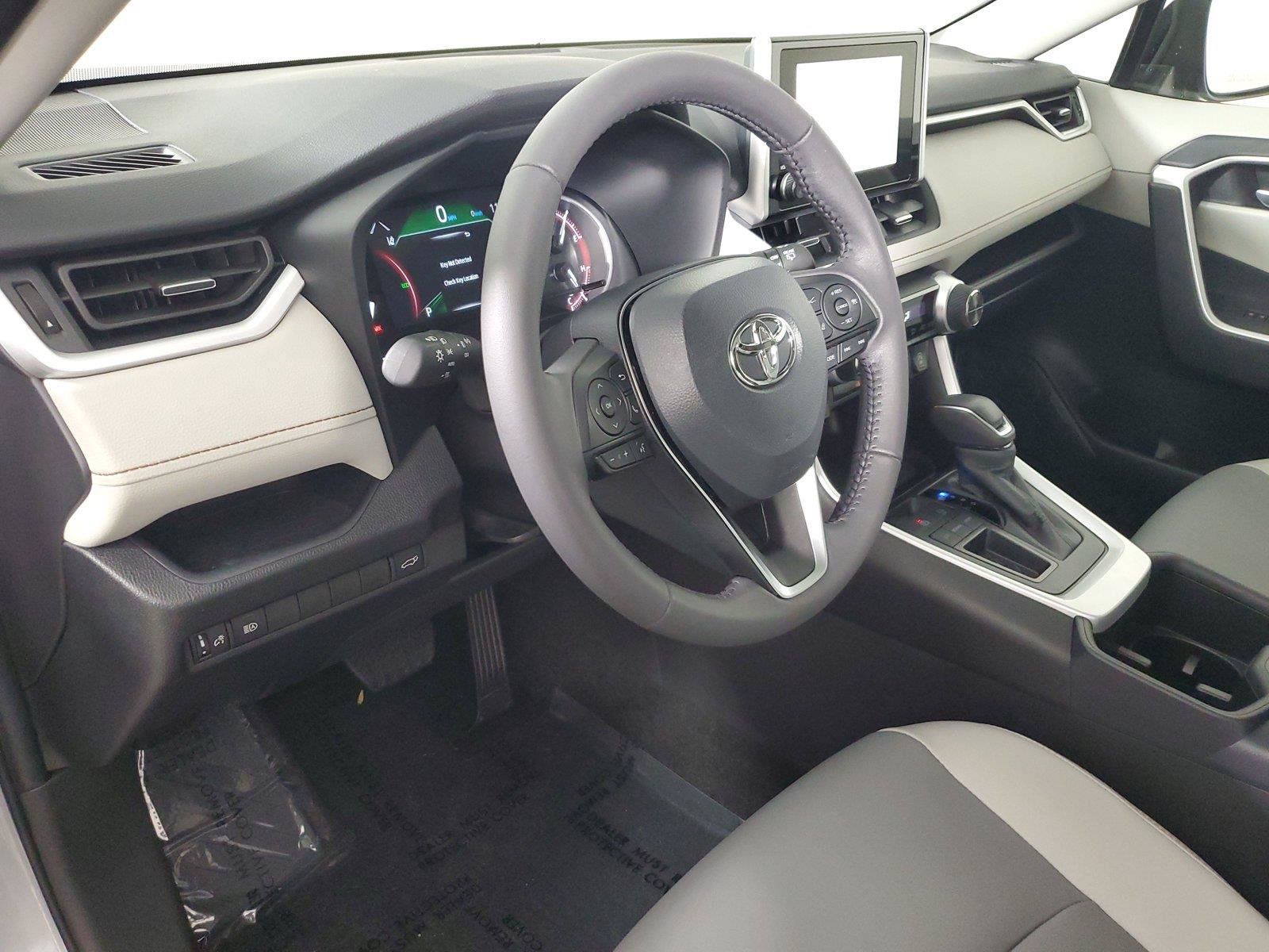 Used 2025 Toyota RAV4 XLE Premium FWD image 24