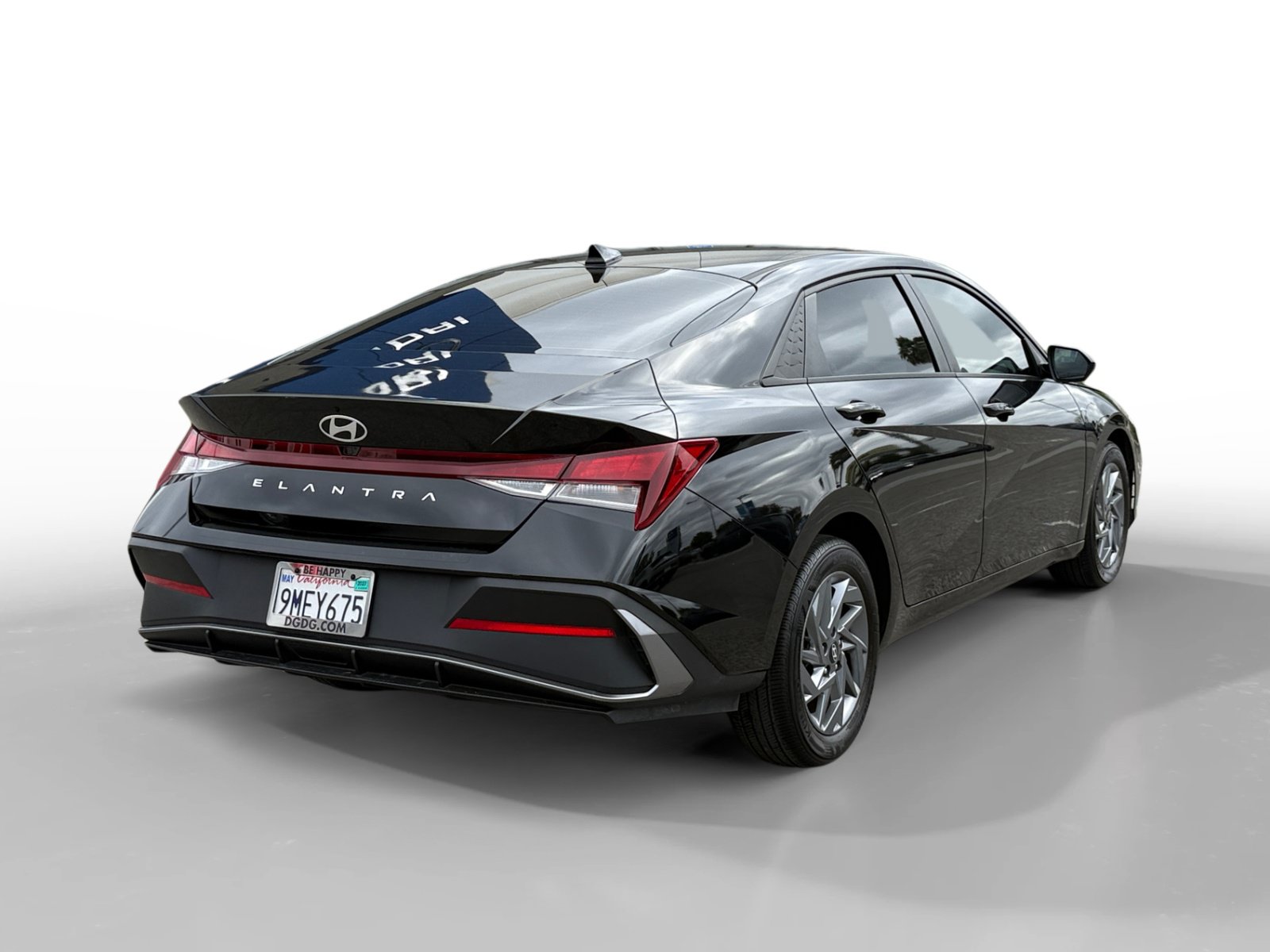 Certified 2024 Hyundai Elantra SEL FWD image 5