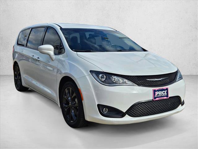 Used 2019 Chrysler Pacifica Touring Plus w/ S Appearance Package image 3