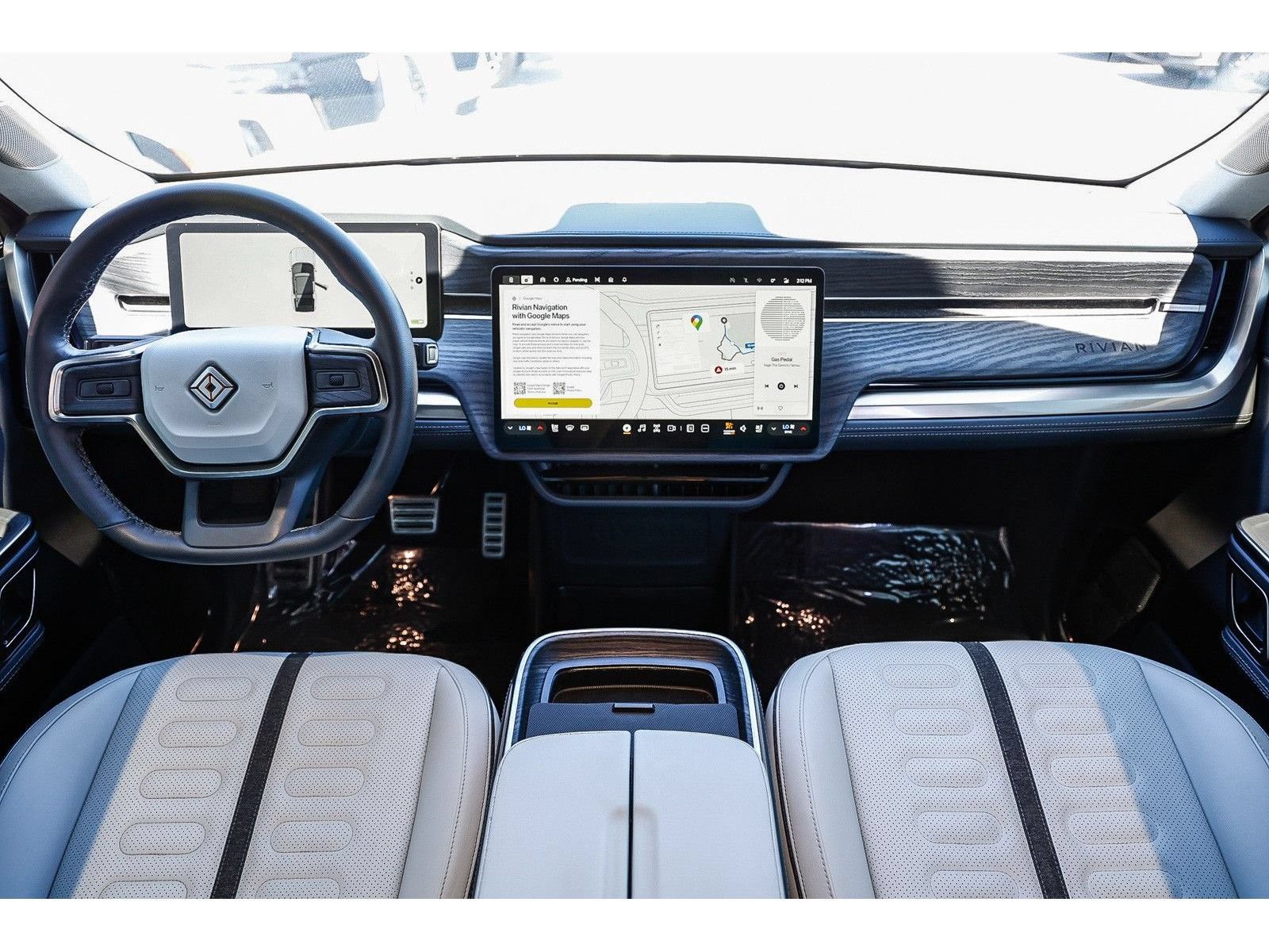 Used 2024 Rivian R1S Adventure AWD/4WD image 11