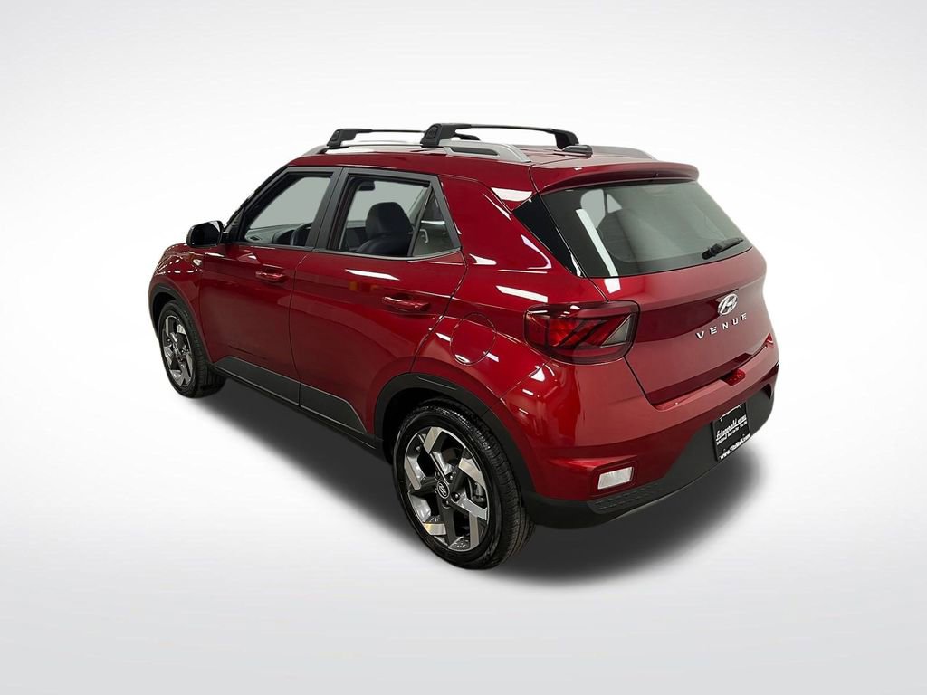 Used 2025 Hyundai Venue Limited image 10