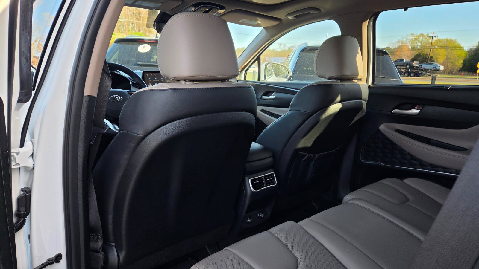 Used 2023 Hyundai Santa Fe SEL w/ Premium Package image 38