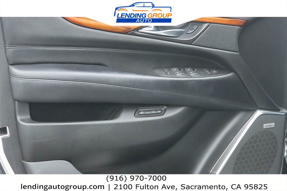 Used 2016 Cadillac Escalade ESV 4WD image 20