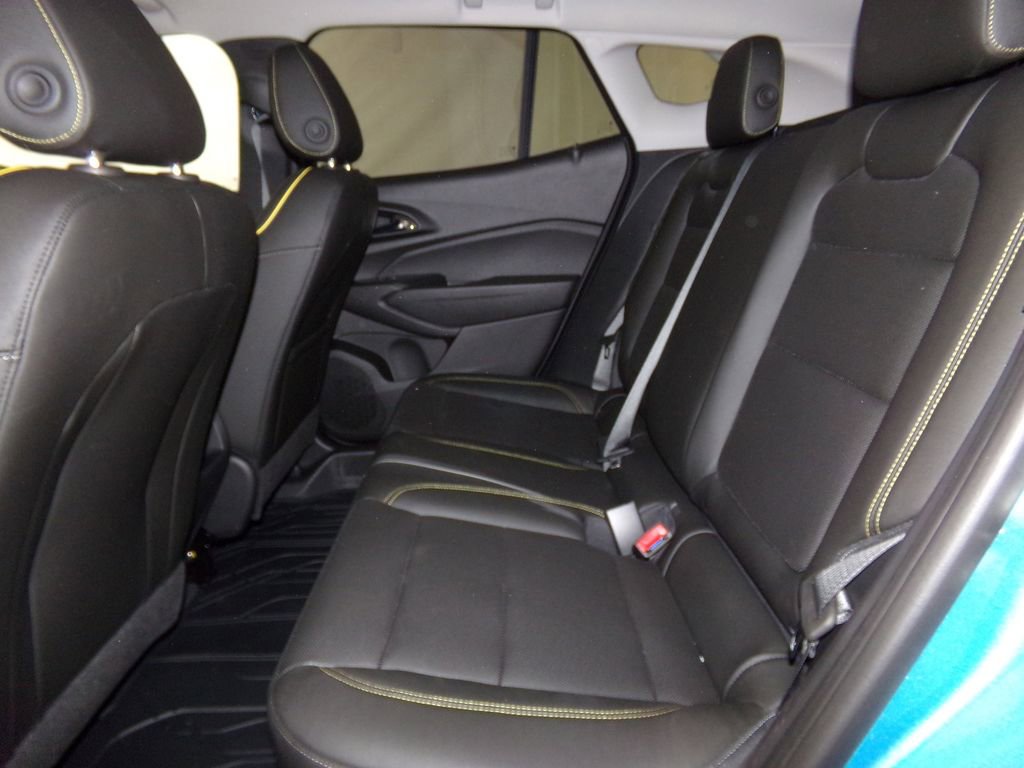 New 2025 Chevrolet Trax ACTIV w/ Sunroof Package image 12