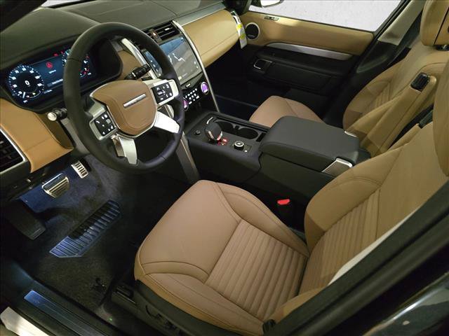 New 2026 Land Rover Discovery Limited Edition AWD/4WD image 16