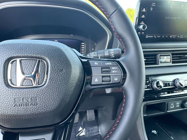 Used 2025 Honda Pilot Black Edition image 37