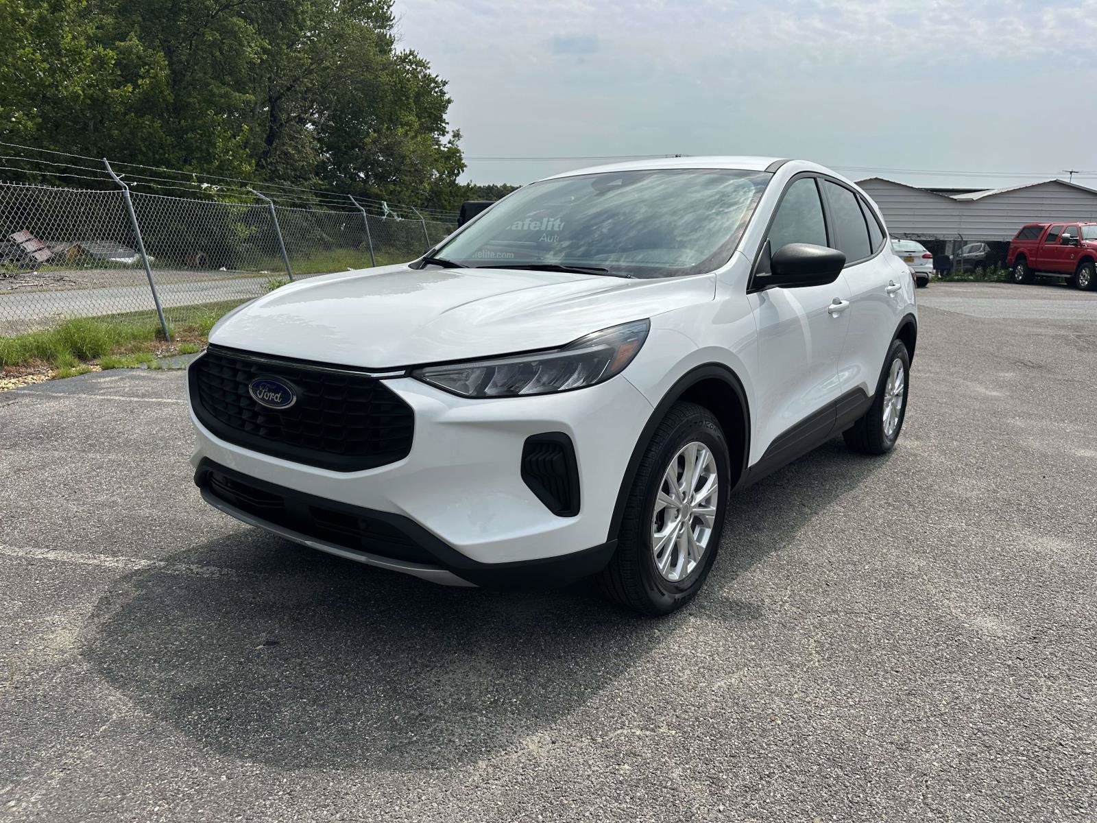 Used 2025 Ford Escape Active AWD/4WD image 3