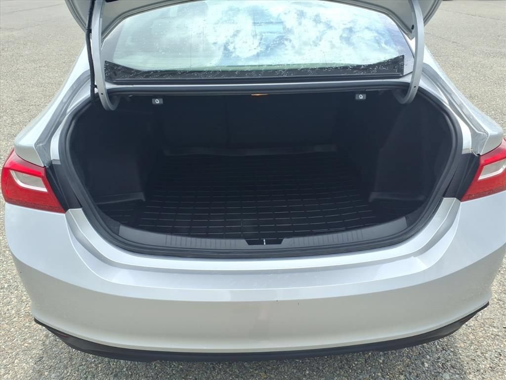 Used 2019 Chevrolet Malibu L FWD image 9