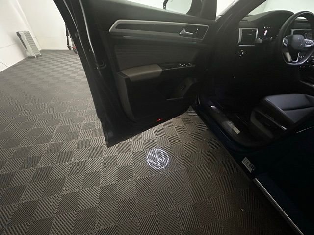 Used 2023 Volkswagen Atlas Cross Sport SEL image 11