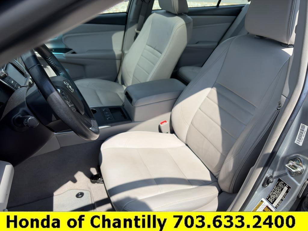 Used 2016 Toyota Camry XLE w/ Moonroof Package FWD image 26