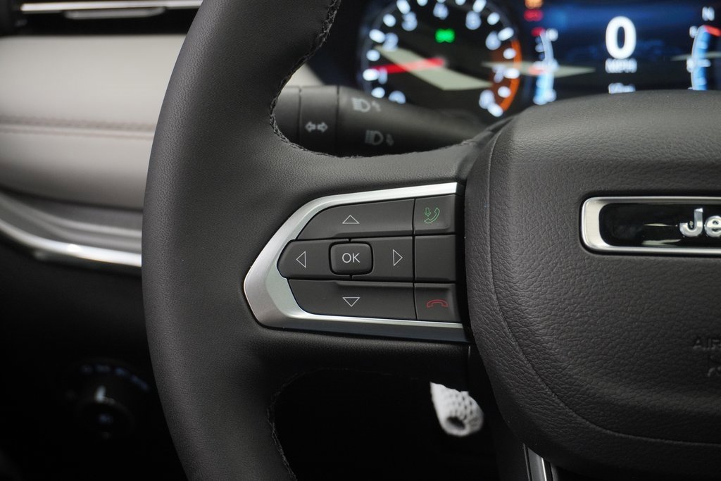 Certified 2024 Jeep Compass Limited w/ Sun and Sound Group image 32