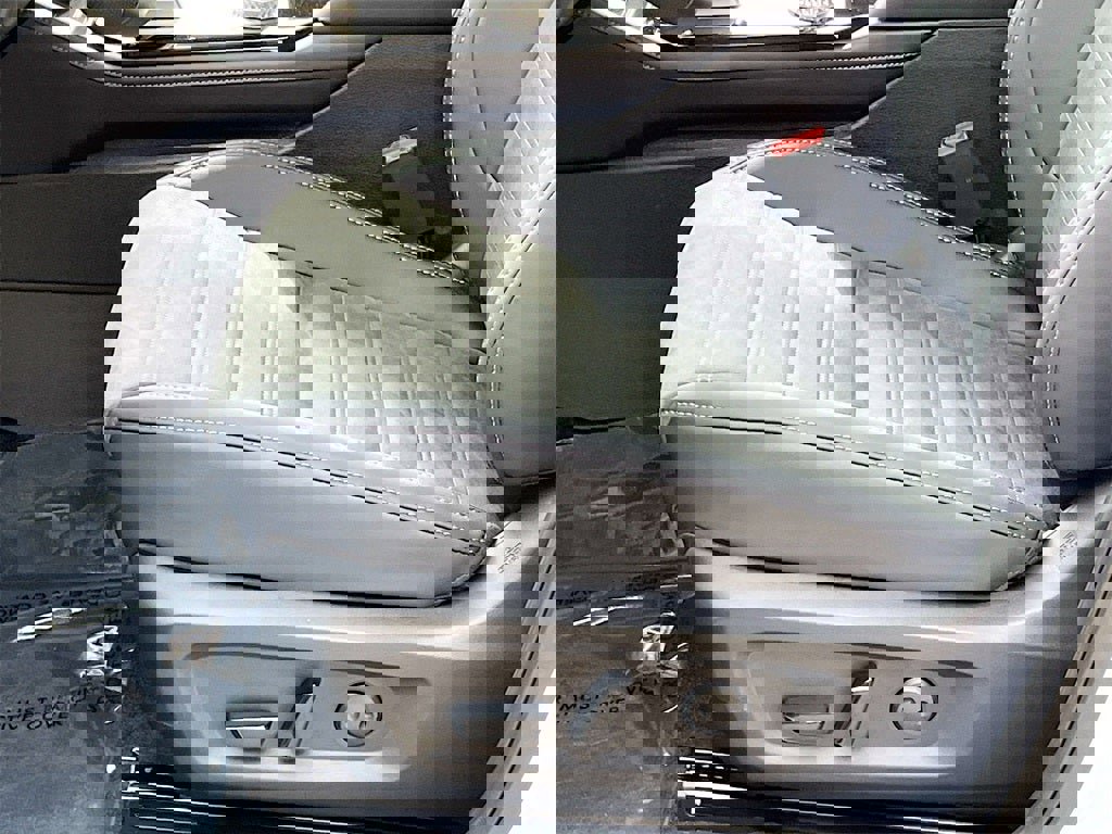 New 2025 Mitsubishi Outlander SE image 19