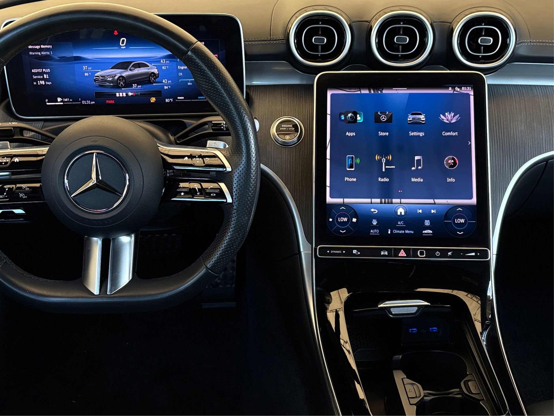 Used 2024 Mercedes-Benz C 300 Sedan image 16