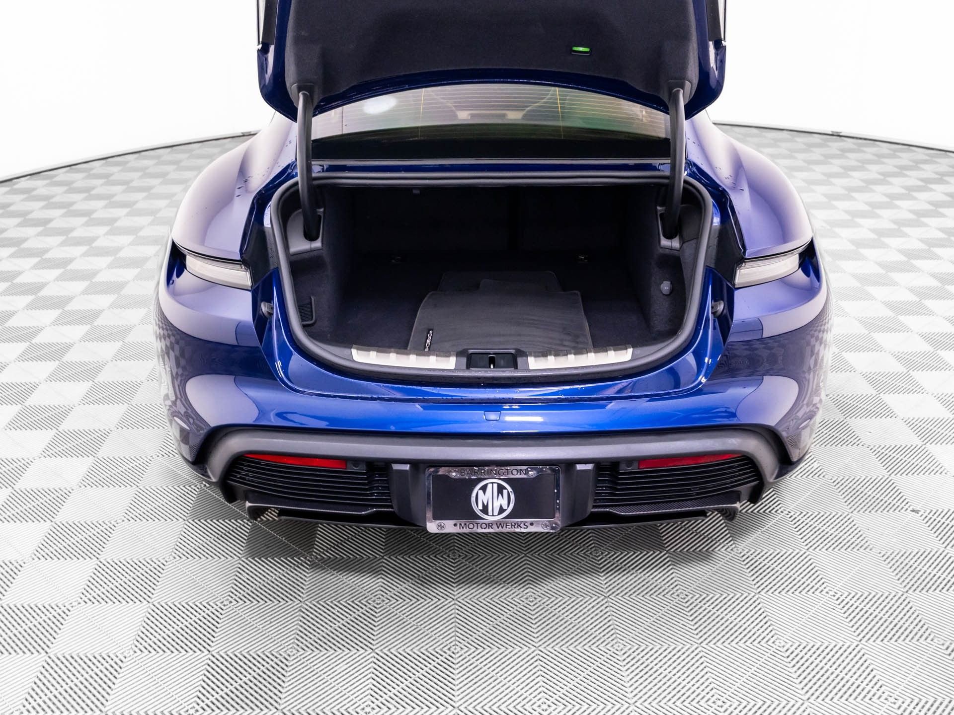 Certified 2020 Porsche Taycan Turbo S w/ Premium Package AWD/4WD image 33