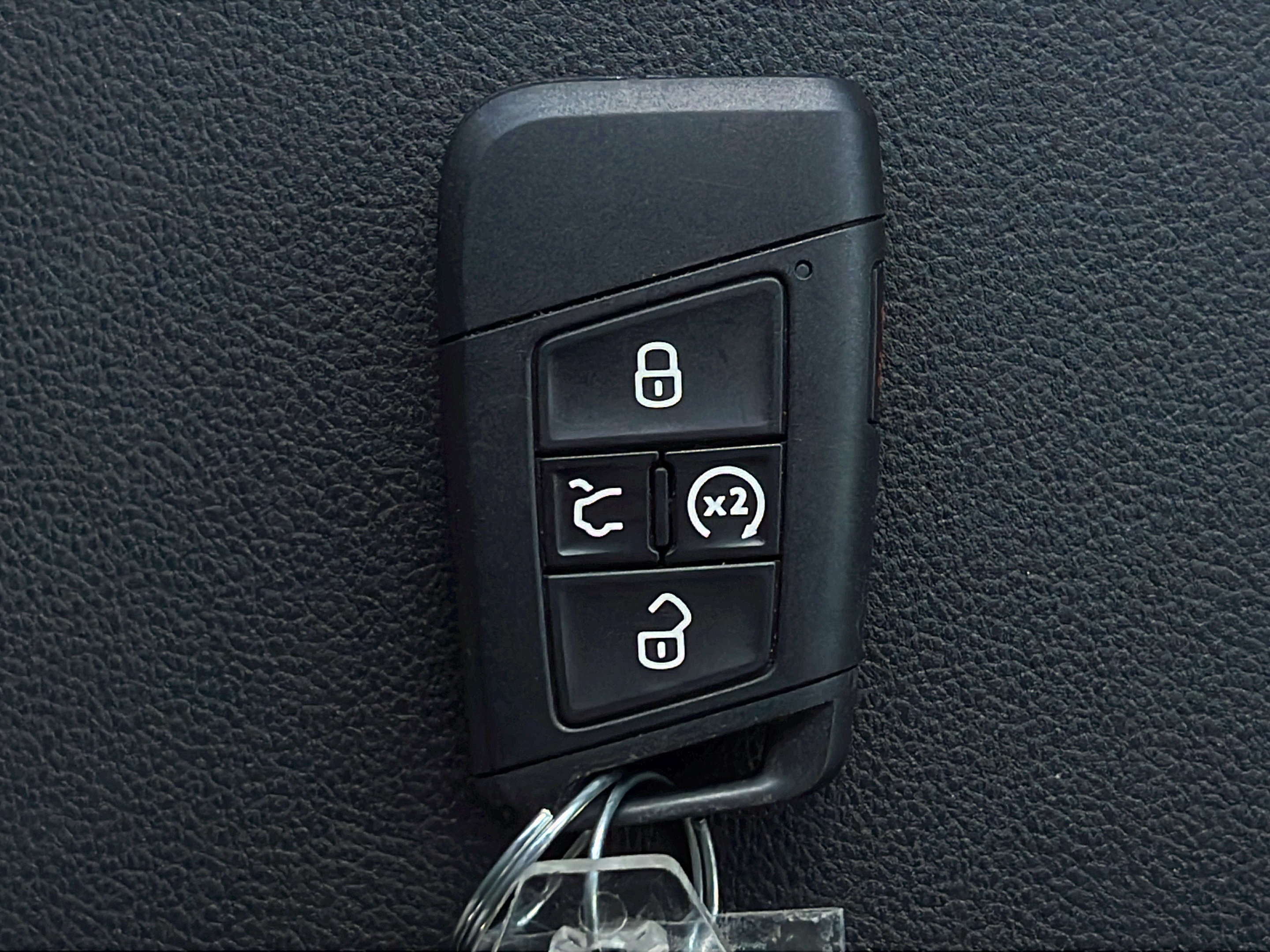 Used 2025 Volkswagen Taos SE FWD image 24