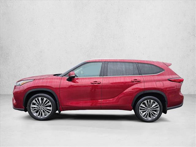 Used 2020 Toyota Highlander XLE AWD/4WD image 2