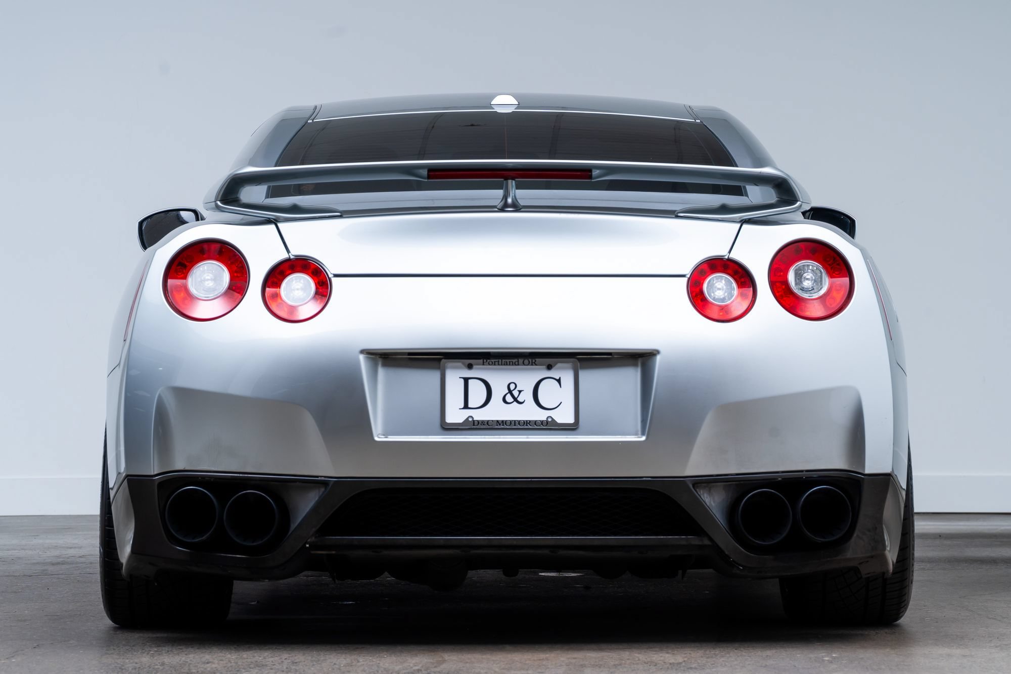 Used 2009 Nissan GT-R Premium AWD/4WD image 7