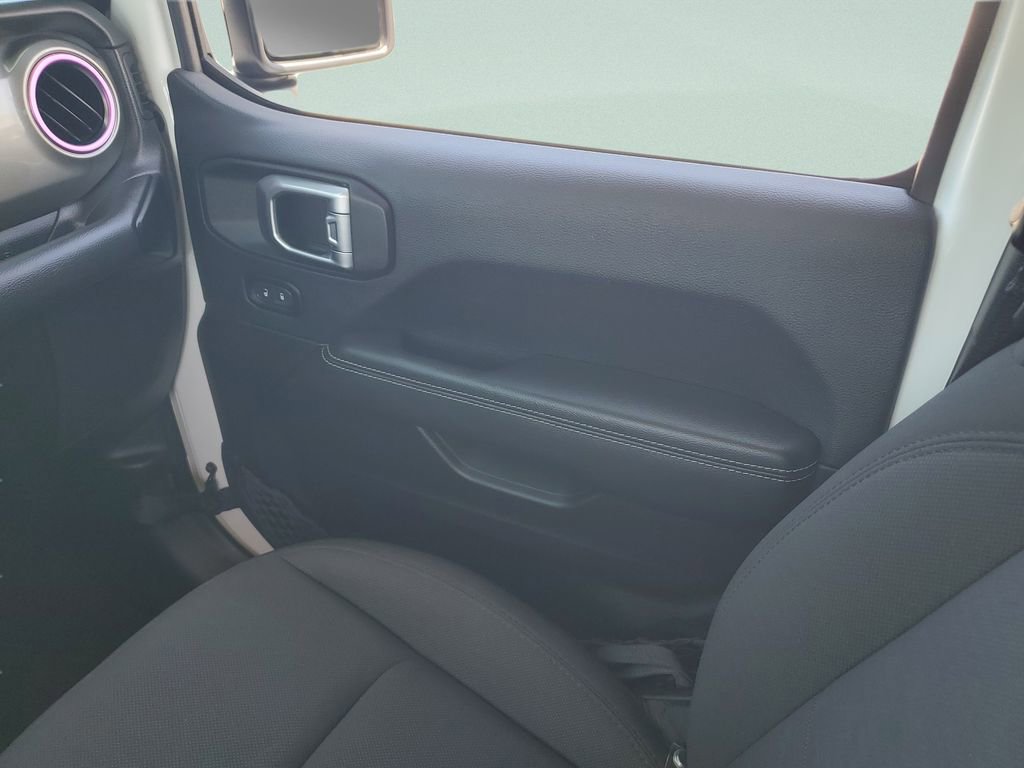 Used 2023 Jeep Gladiator Overland w/ Trailer Tow Package image 12