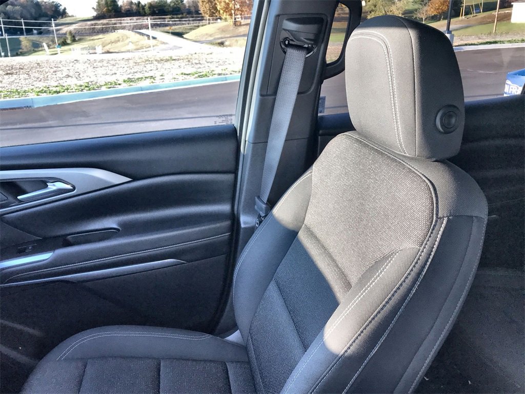 Used 2025 Chevrolet Traverse LT image 24