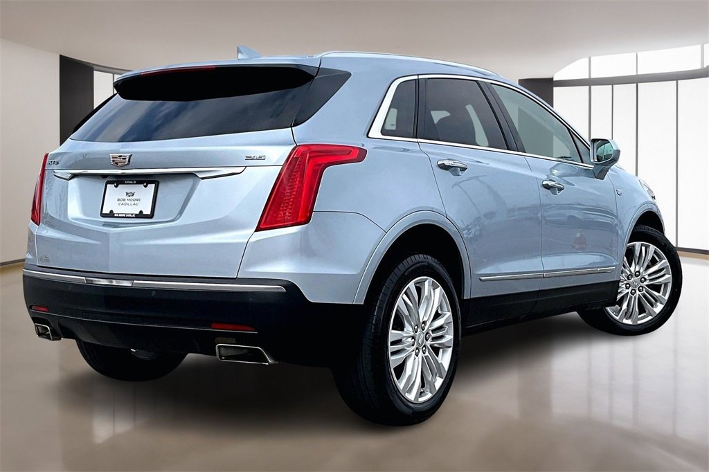 Used 2017 Cadillac XT5 Premium Luxury image 2