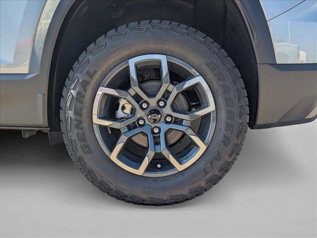 New 2026 Chevrolet Equinox ACTIV w/ Convenience Package III FWD image 12