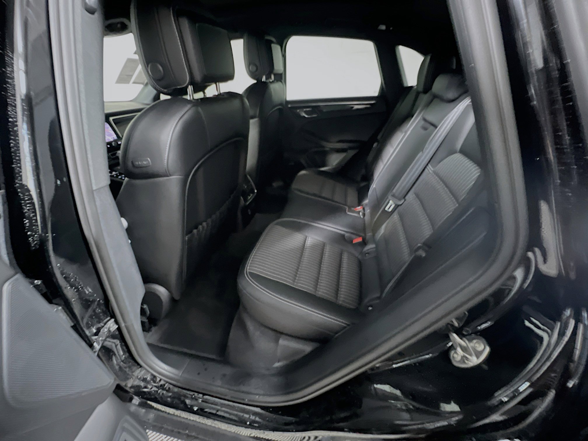 Used 2025 Porsche Macan Turbo image 29