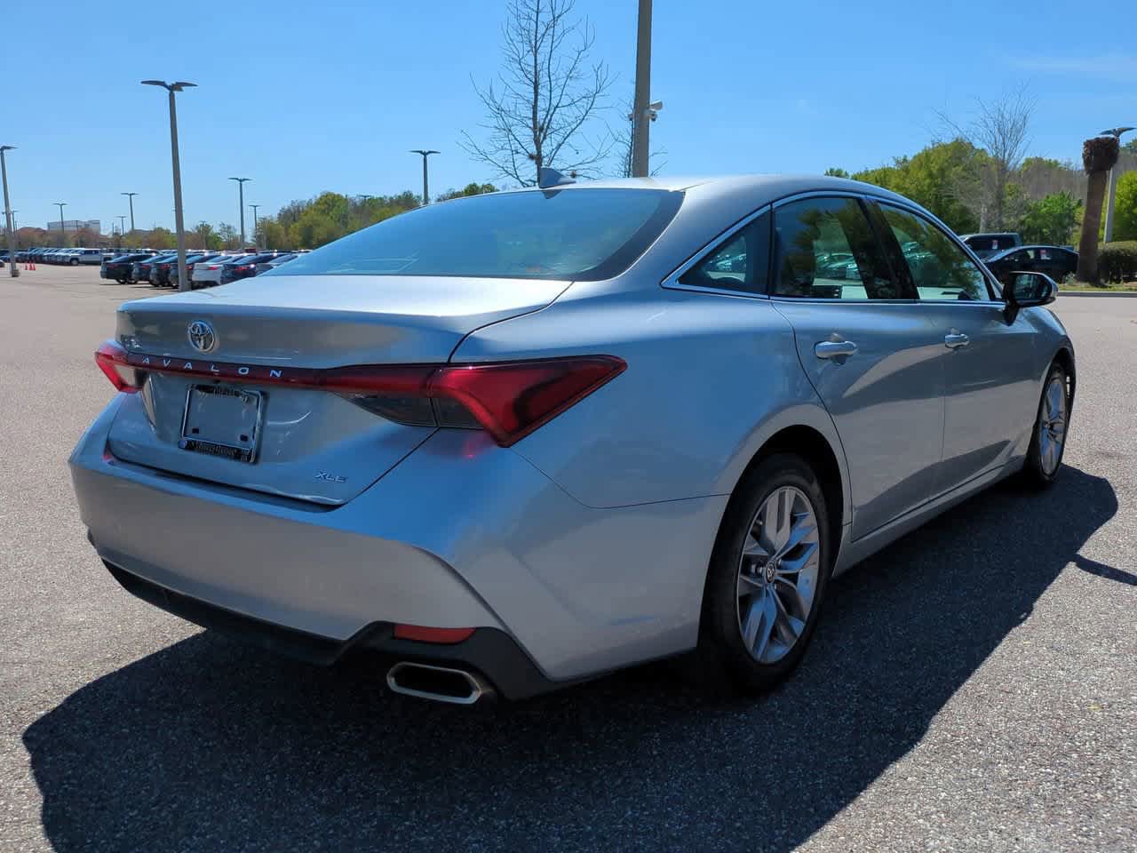 Used 2021 Toyota Avalon XLE FWD image 6