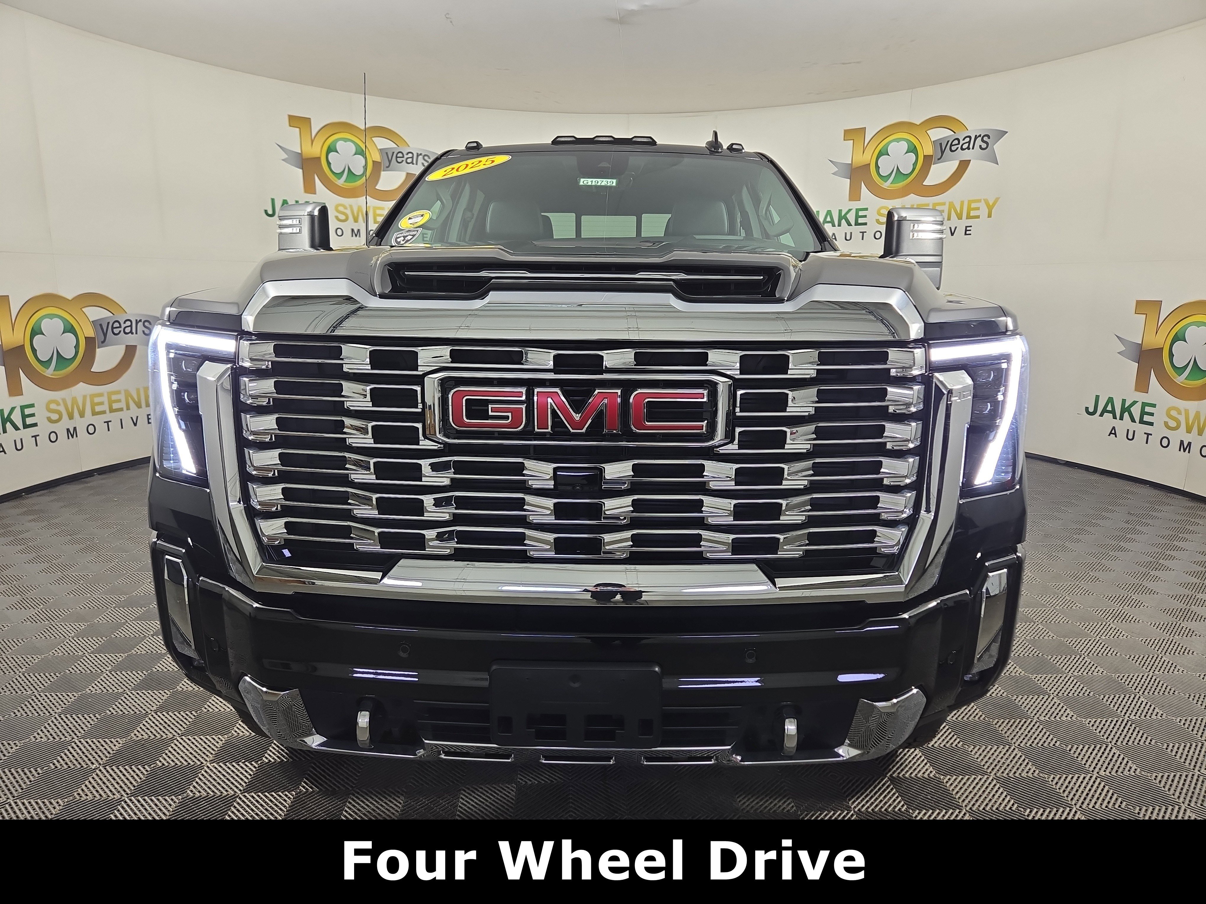 Certified 2025 GMC Sierra 3500 Denali w/ Denali Reserve Package image 2