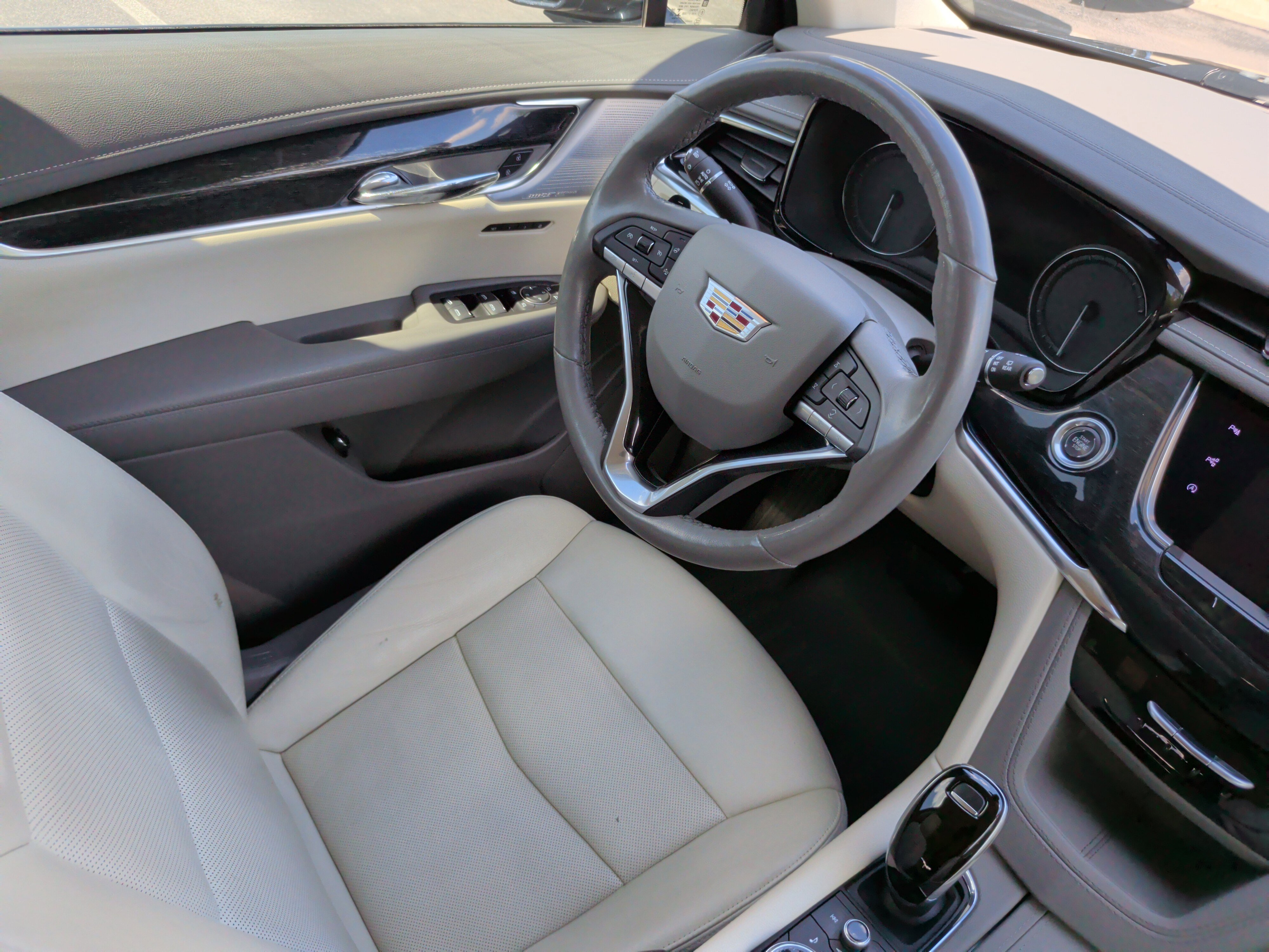 Used 2020 Cadillac XT6 Premium Luxury FWD image 36