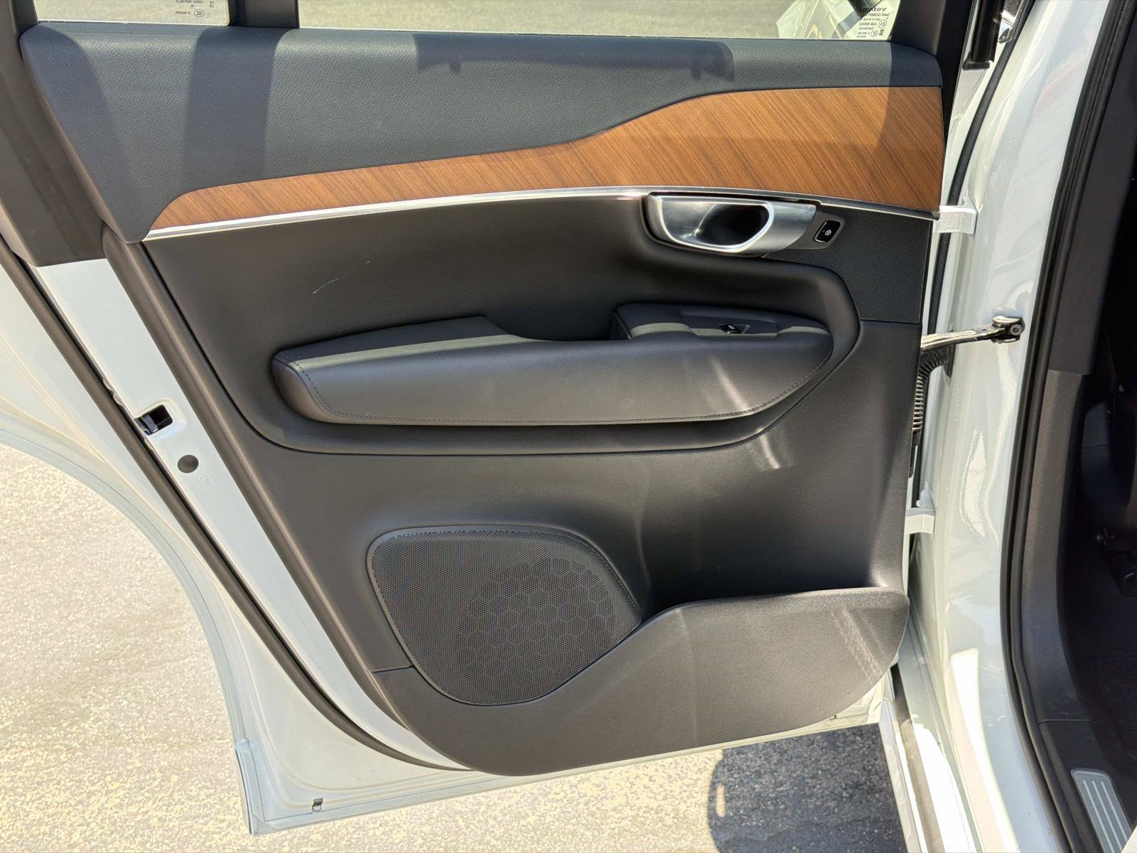 Certified 2023 Volvo XC90 B6 Plus w/ Protection Package Premier AWD/4WD image 20