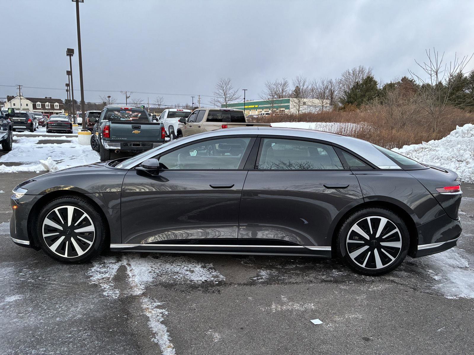 Used 2024 Lucid Air Touring image 3