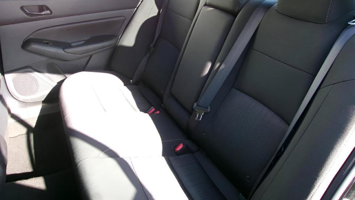 Used 2025 Nissan Altima 2.5 SV FWD image 10